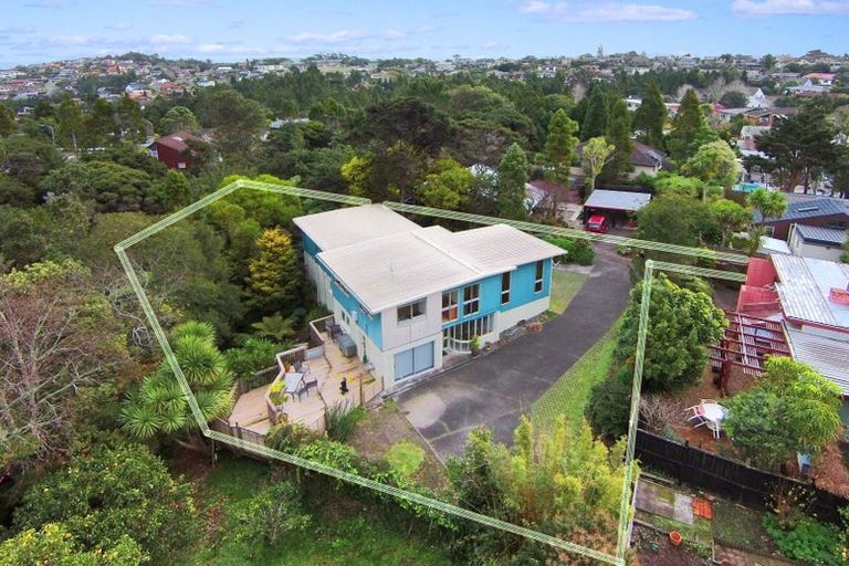 Photo of property in 18 Barlow Place, Chatswood, Auckland, 0626