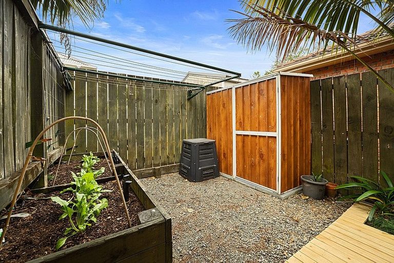 Photo of property in 23 Tripoli Road, Panmure, Auckland, 1072