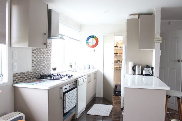 Photo of property in 1/97a Nile Road, Milford, Auckland, 0620