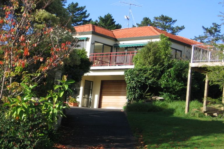 Photo of property in 3/5a Galaxy Drive, Mairangi Bay, Auckland, 0630