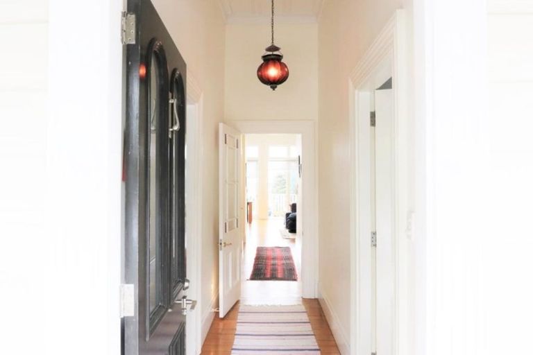 Photo of property in 38 Church Street, Devonport, Auckland, 0624