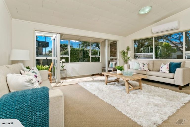 Photo of property in 1/15 Omana Road, Milford, Auckland, 0620