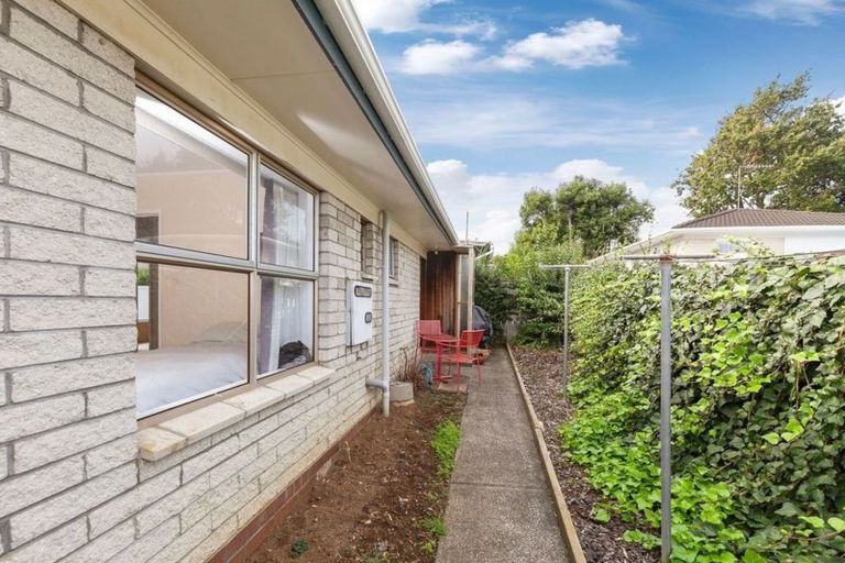 Photo of property in 2/6 Trafalgar Road, Milford, Auckland, 0620