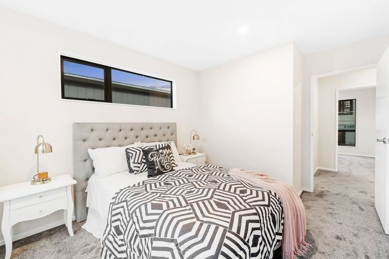 Photo of property in 10 Don Oliver Lane, Glen Eden, 0602