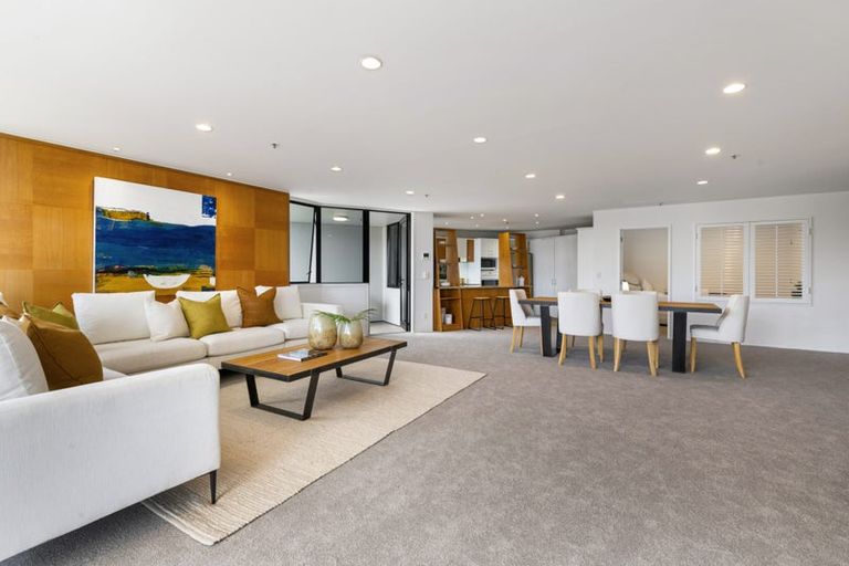 Photo of property in 4c/173 Hurstmere Road, Takapuna, Auckland, 0622