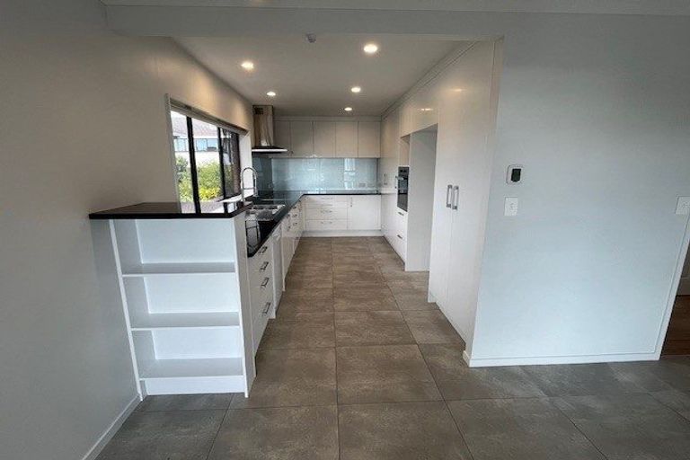 Photo of property in 2/170 Bucklands Beach Road, Bucklands Beach, Auckland, 2012
