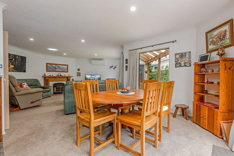 Photo of property in 7a Chilton Grove, Hokowhitu, Palmerston North, 4410