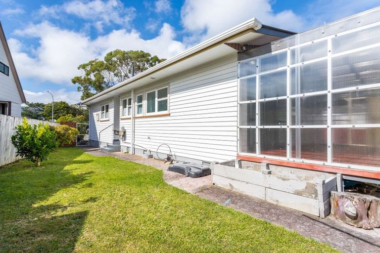 Photo of property in 51 Parkway, Wainuiomata, Lower Hutt, 5014