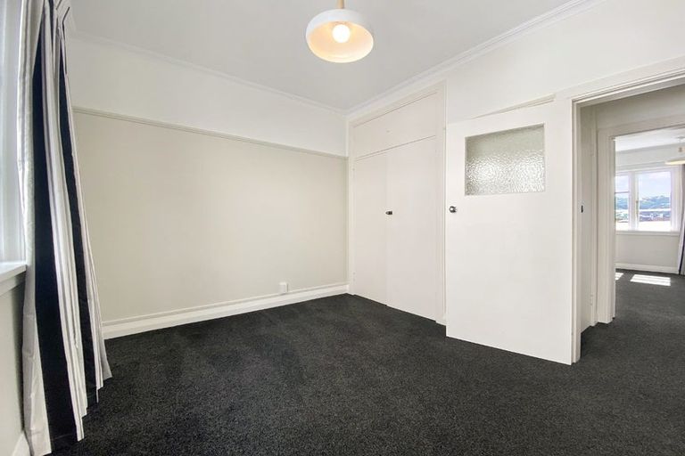 Photo of property in Ionian Flats, 123-125 Brougham Street, Mount Victoria, Wellington, 6011