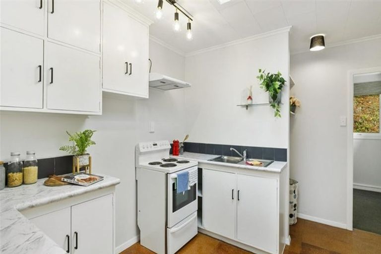 Photo of property in 24a Deller Grove, Silverstream, Upper Hutt, 5019