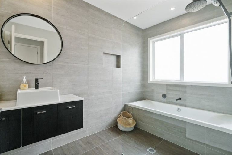 Photo of property in 21 Puhirake Crescent, Pyes Pa, Tauranga, 3112