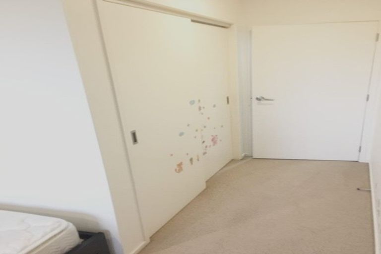 Photo of property in 20 Exeter Place, Unsworth Heights, Auckland, 0632