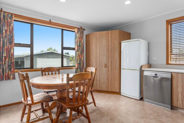 Photo of property in 65 College Road, Edgecumbe, 3120