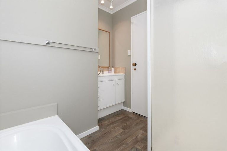 Photo of property in 24a Te Arawa Place, Welcome Bay, Tauranga, 3112