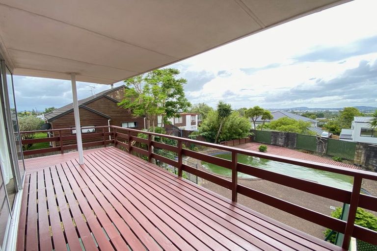 Photo of property in 30 Taitua Drive, Te Atatu South, Auckland, 0610