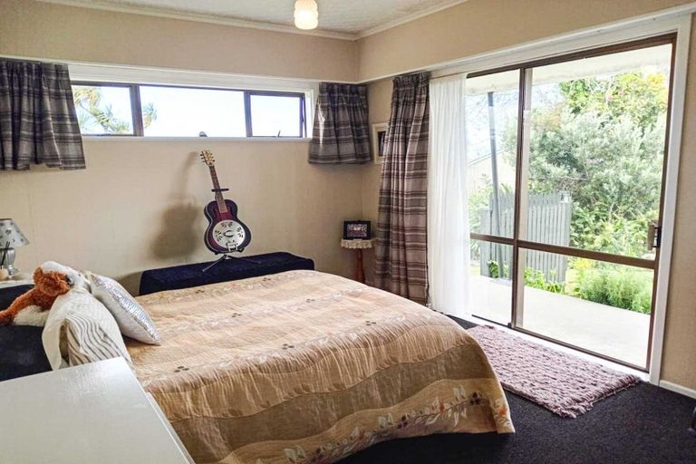 Photo of property in 28 Shakespeare Road, Bastia Hill, Whanganui, 4500