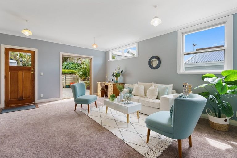 Photo of property in 36 Edinburgh Terrace, Berhampore, Wellington, 6023