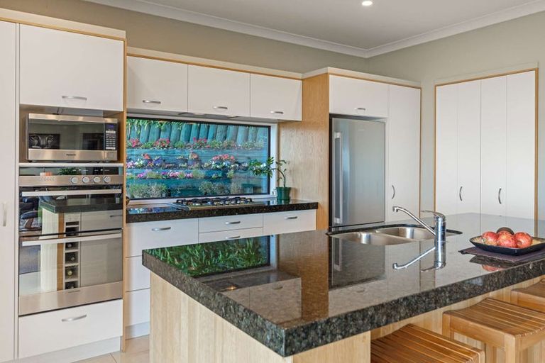 Photo of property in 24 Wairere Road, Bastia Hill, Whanganui, 4500