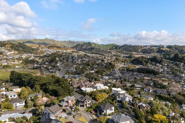 Photo of property in 60 Molyneux Close, Whitby, Porirua, 5024