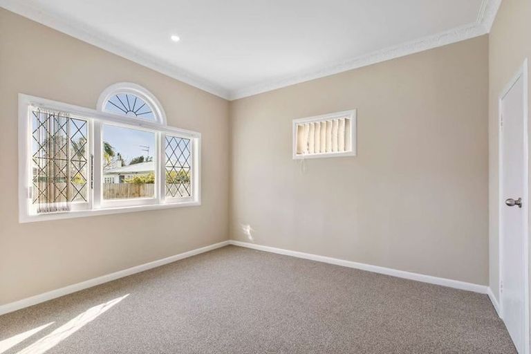 Photo of property in 79c Russell Road, Manurewa, Auckland, 2102