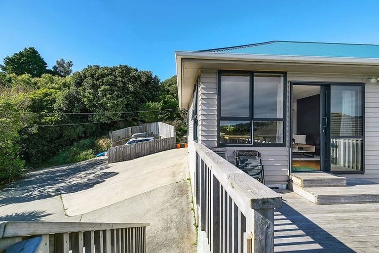 Photo of property in 14 Downes Street, Titahi Bay, Porirua, 5022