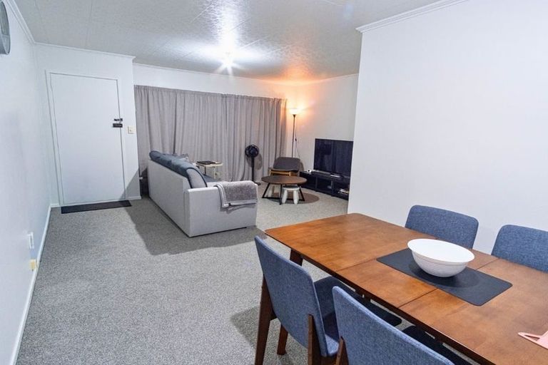 Photo of property in 2/37 Simon Ellice Drive, Bayview, Auckland, 0629