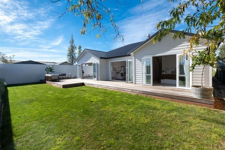 Photo of property in 49a Napier Road, Havelock North, 4130