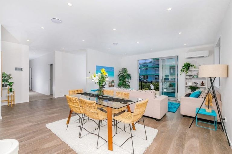 Photo of property in 42 Schoolside Road, Kumeu, 0810