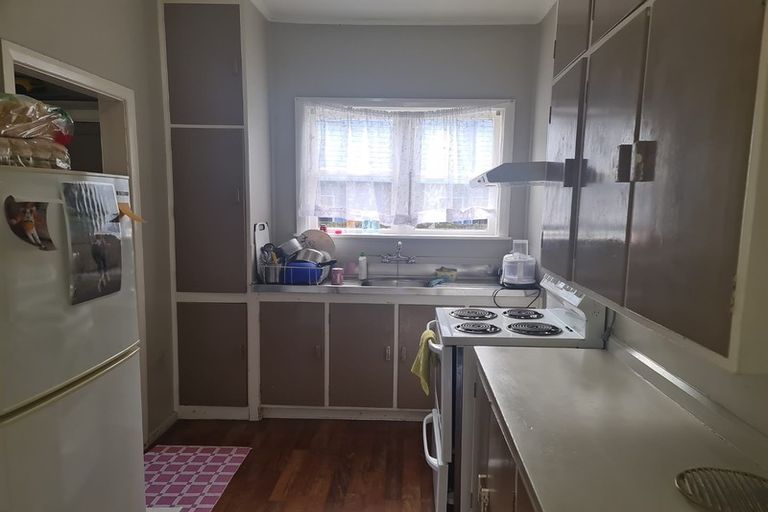 Photo of property in 64 Oxford Terrace, Epuni, Lower Hutt, 5011