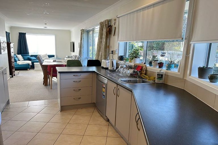 Photo of property in 28 Warren Crescent, Hillmorton, Christchurch, 8025