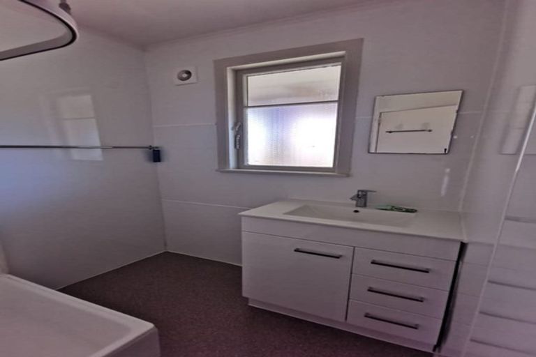 Photo of property in 100 Masters Avenue, Hillcrest, Hamilton, 3216