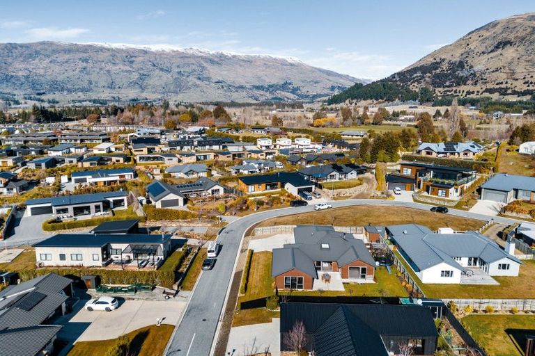 Photo of property in 11 Turnbull Crescent, Wanaka, 9305