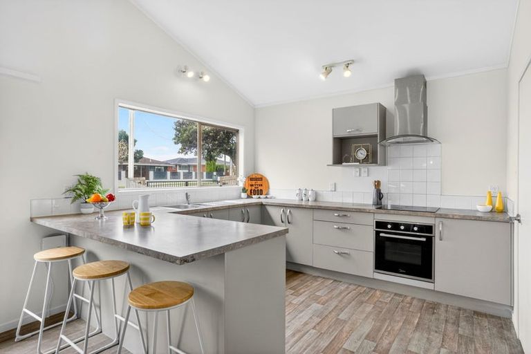 Photo of property in 86 Stanmore Bay Road, Stanmore Bay, Whangaparaoa, 0932