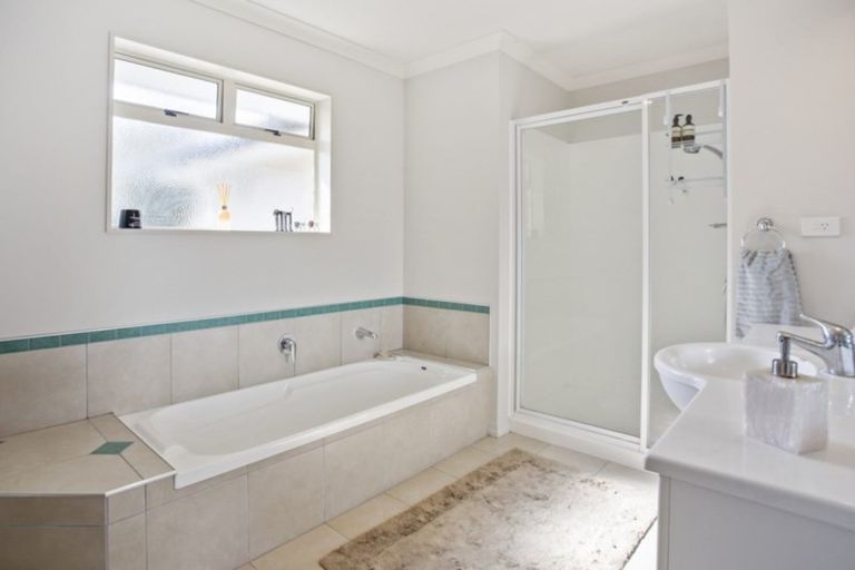 Photo of property in 2a Bransley Grove, Katikati, 3129