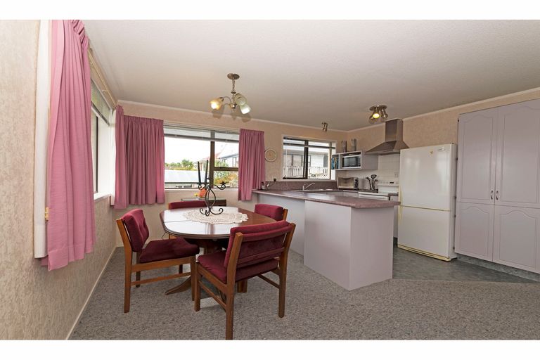 Photo of property in 1/55 Colwill Road, Massey, Auckland, 0614