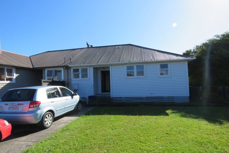 Photo of property in 3 Colvin Street, Westport, 7825