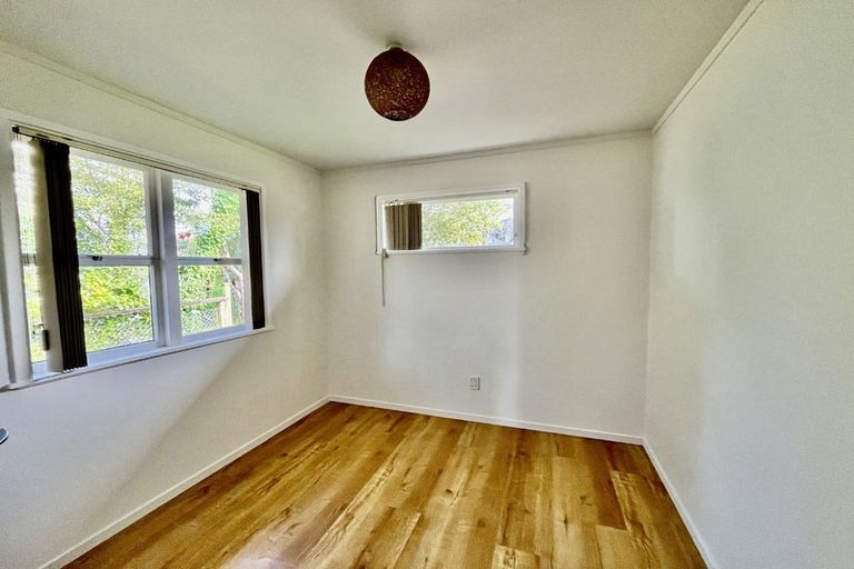 Photo of property in 19 Spence Road, Henderson, Auckland, 0612