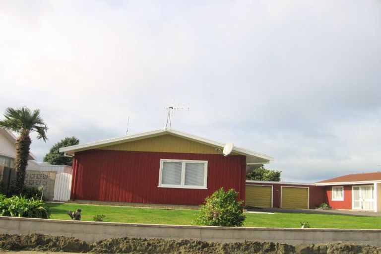 Photo of property in 1/14-16 Norwich Crescent, Tamatea, Napier, 4112