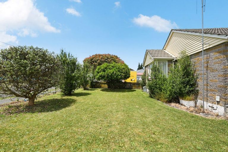 Photo of property in 32 Croall Crescent, St Andrews, Hamilton, 3200