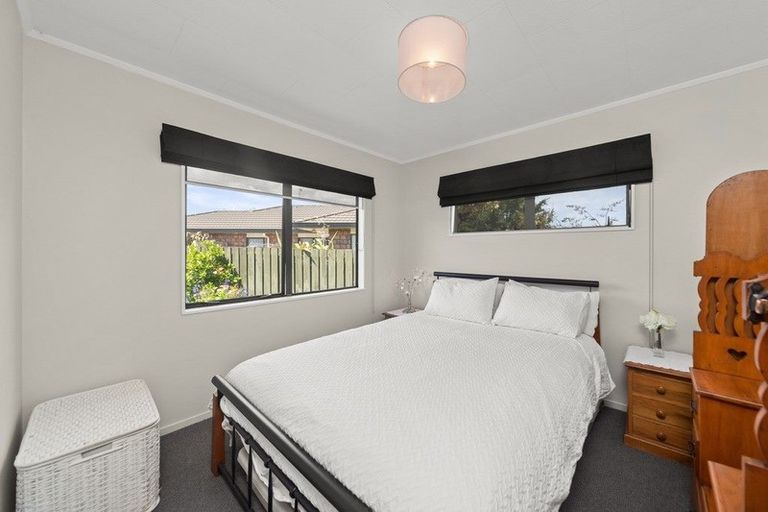 Photo of property in 12 Almond Grove, Feilding, 4702