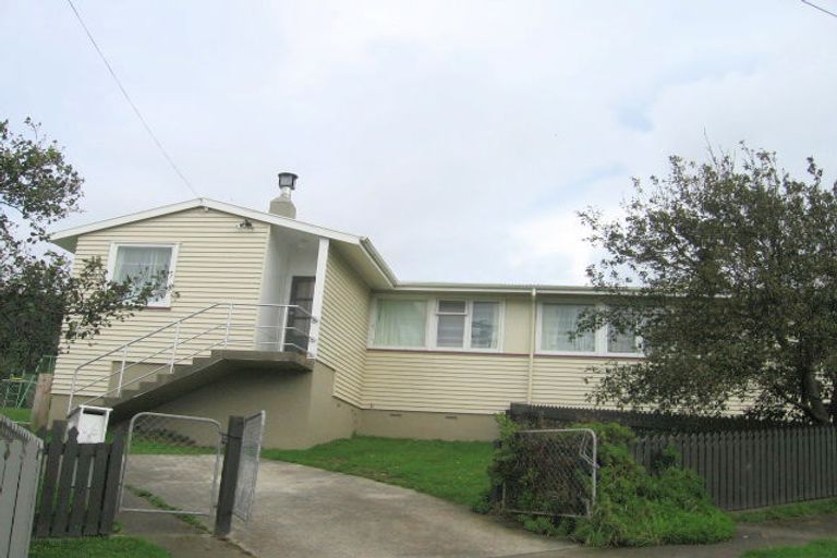 Photo of property in 14 Turkington Street, Tawa, Wellington, 5028