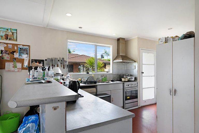 Photo of property in 5 Allington Road, Massey, Auckland, 0614