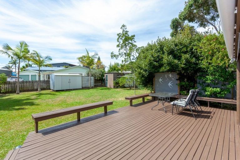 Photo of property in 127 Mckellar Place, Whangamata, 3620