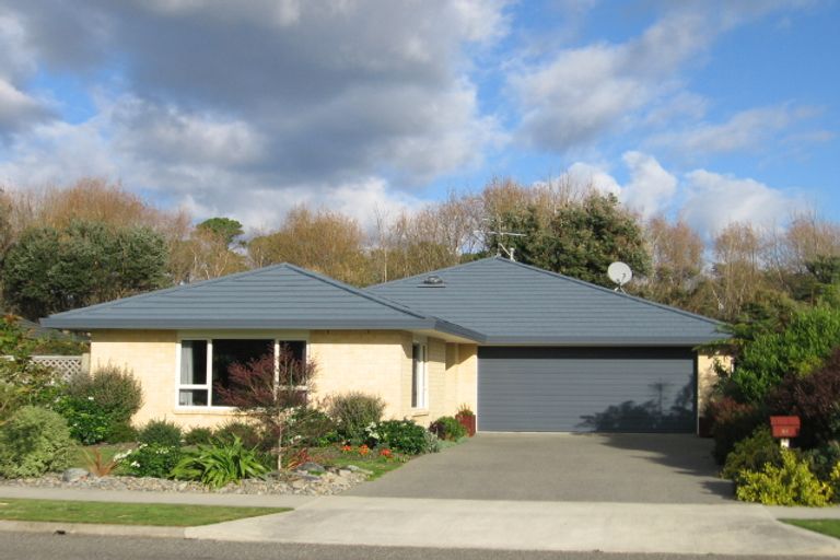 Photo of property in 88 Weggery Drive, Waikanae Beach, Waikanae, 5036