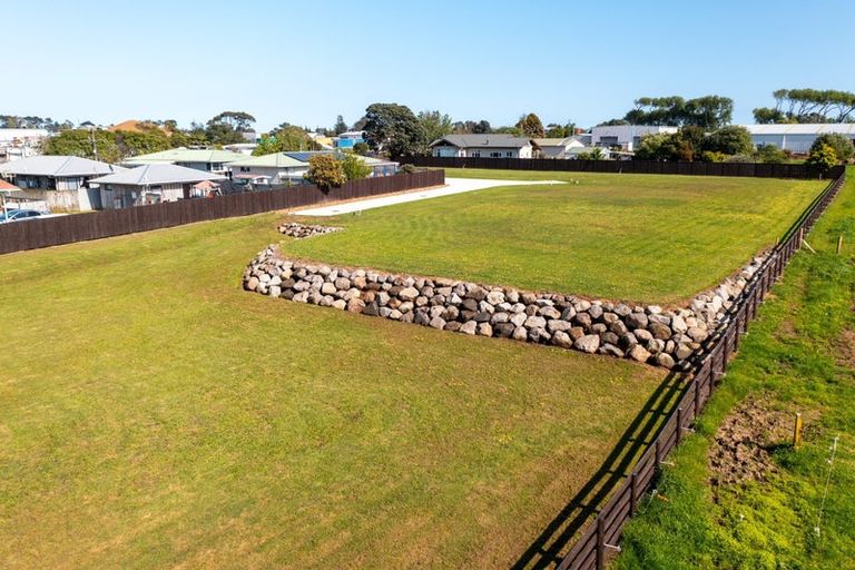 Photo of property in 92 Mould Street, Waitara, 4320