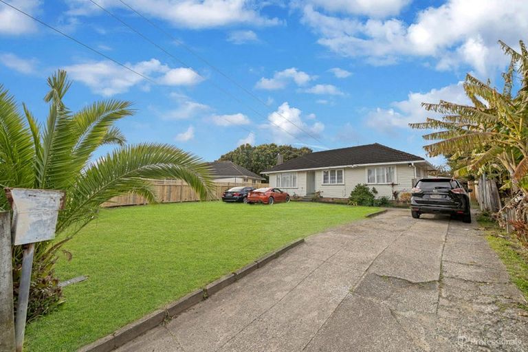 Photo of property in 17 Kairanga Street, Mangere East, Auckland, 2024