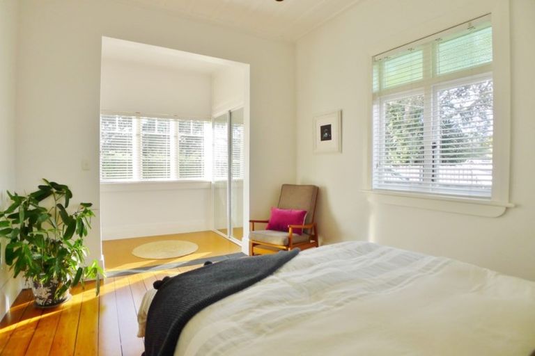 Photo of property in 29 Stafford Road, Northcote Point, Auckland, 0627