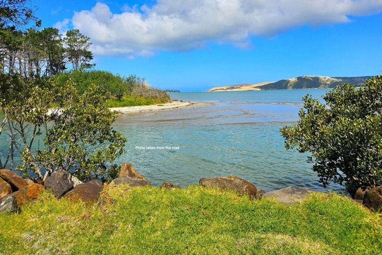 Photo of property in 24 Koutu Beach Road, Opononi, Kaikohe, 0473