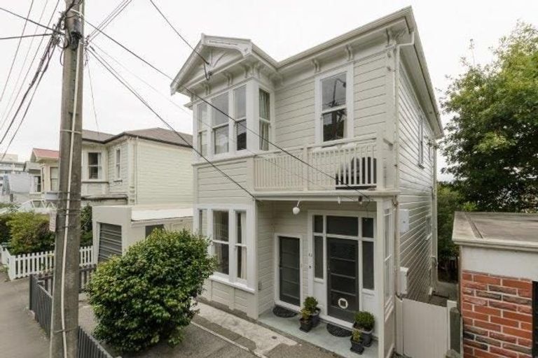 Photo of property in 43 Grant Road, Thorndon, Wellington, 6011