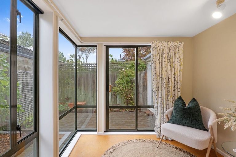 Photo of property in 2/56 Kotare Street, Fendalton, Christchurch, 8041